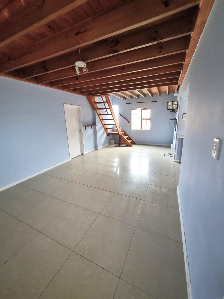 To Let 2 Bedroom Property for Rent in Muizenberg Western Cape